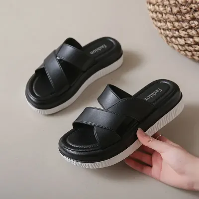 SOFT-SOLED SANDALS FOR WOMEN